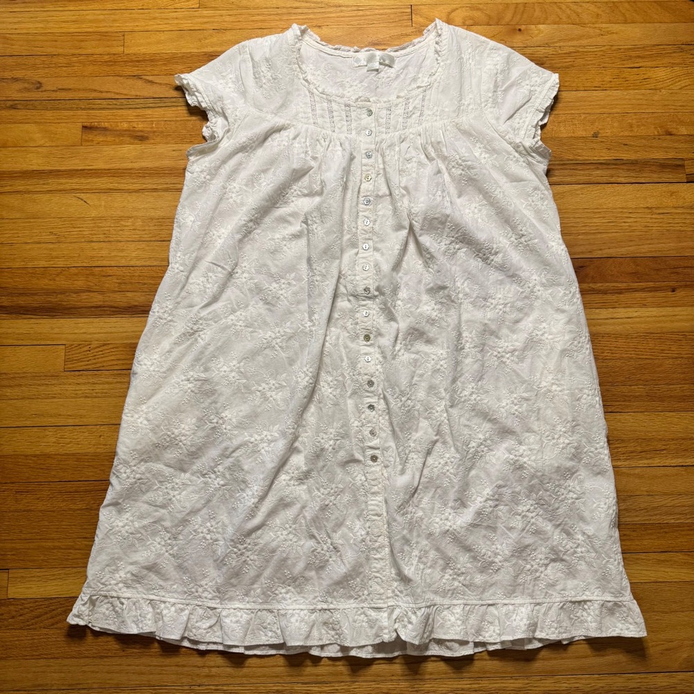 Eileen West White Cotton Floral Eyelet Mother of Pearl Buttons Nightgown Women M